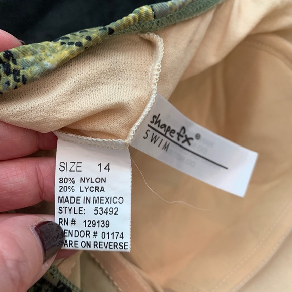 NWOT Shape FX snake print one piece swimsuit. 14 - Picture 10 of 10